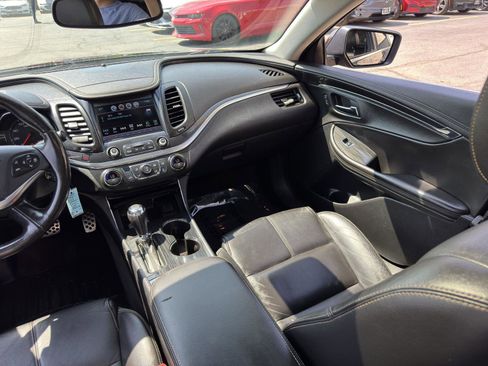 Used 2017 Chevrolet Impala LT FWD image 31