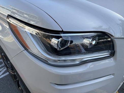 Used 2023 Lincoln Navigator L Reserve image 10