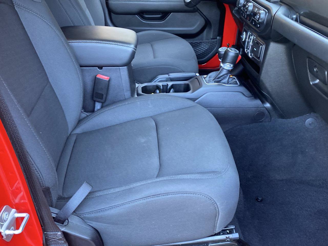 Used 2020 Jeep Wrangler Unlimited Sahara AWD/4WD image 7