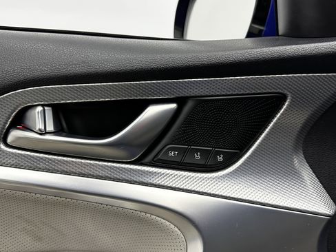 Used 2022 Genesis G70 3.3T image 13