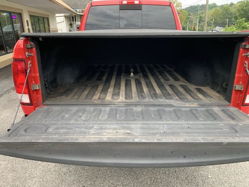 Used 2016 RAM 2500 SLT w/ Luxury Group AWD/4WD image 9