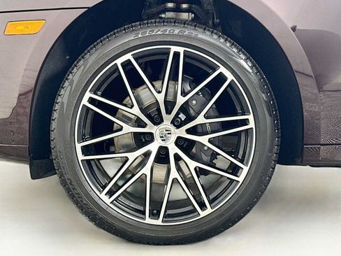 Certified 2026 Porsche Macan AWD/4WD image 32