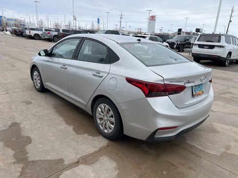 Used 2018 Hyundai Accent SE image 5