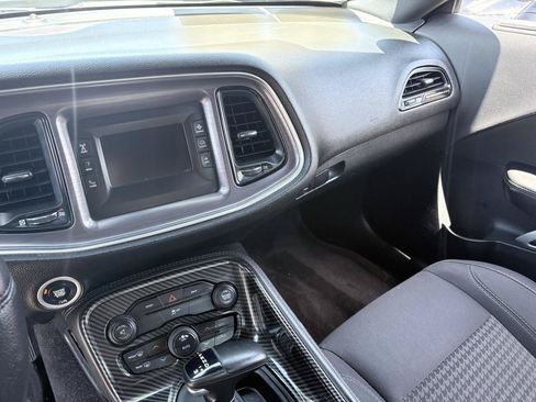 Used 2016 Dodge Challenger SXT RWD image 9