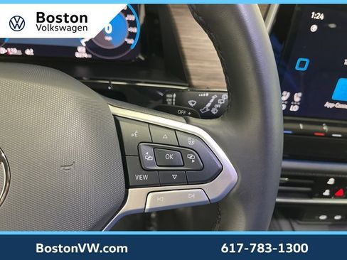 Used 2025 Volkswagen Atlas SEL Premium R-Line image 19