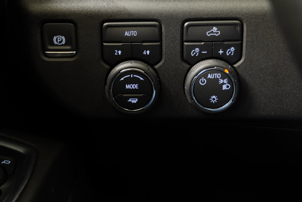 Used 2024 Chevrolet Silverado 1500 LT AWD/4WD image 30