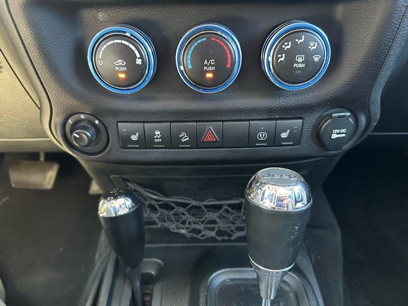Used 2018 Jeep Wrangler Unlimited Sahara AWD/4WD image 18