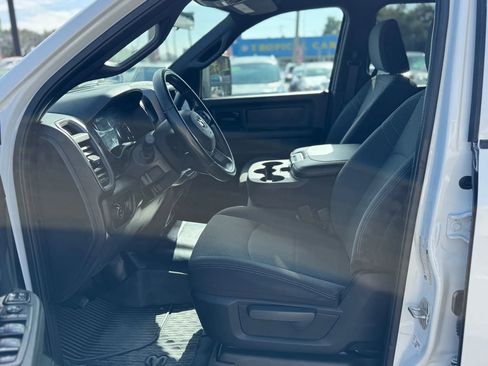 Used 2024 RAM 2500 Tradesman w/ Chrome Appearance Group image 18