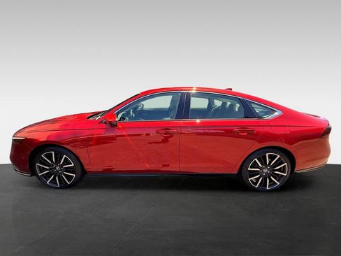 Used 2024 Honda Accord Touring image 3