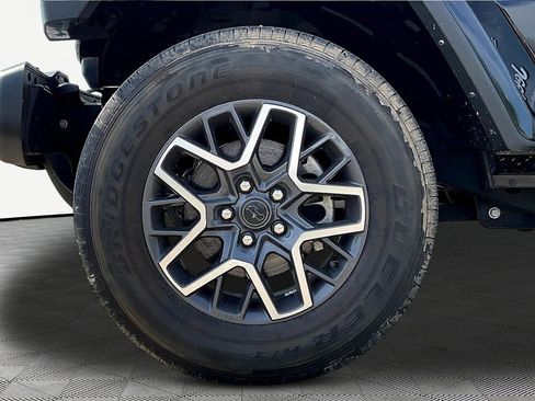 Used 2024 Jeep Wrangler Sahara AWD/4WD image 29