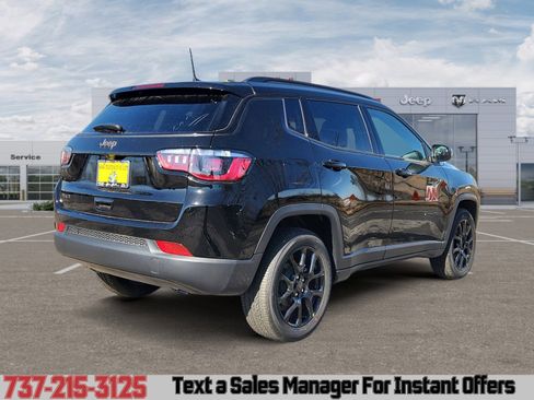 New 2026 Jeep Compass Latitude image 5