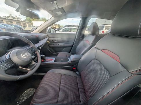 New 2025 Nissan Kicks SR image 6