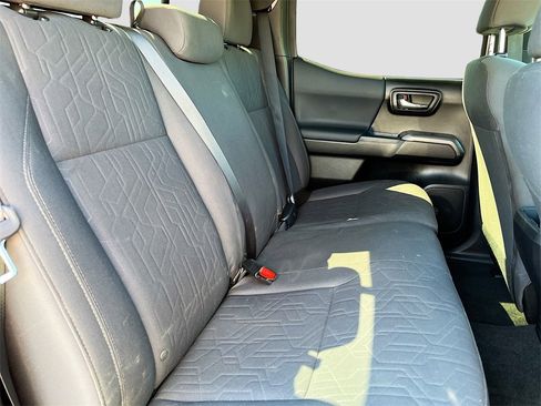 Used 2022 Toyota Tacoma TRD Off-Road image 27