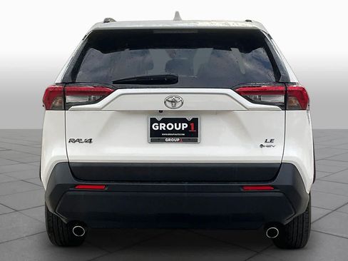 Used 2025 Toyota RAV4 LE AWD/4WD image 5