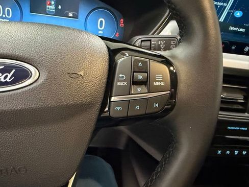 Used 2025 Ford Escape Platinum AWD/4WD image 17
