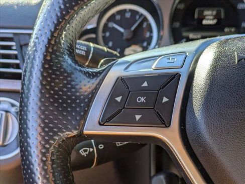 Used 2013 Mercedes-Benz E 350 4MATIC Sedan image 11