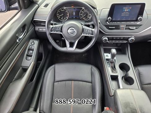Used 2021 Nissan Altima 2.5 SR FWD image 12