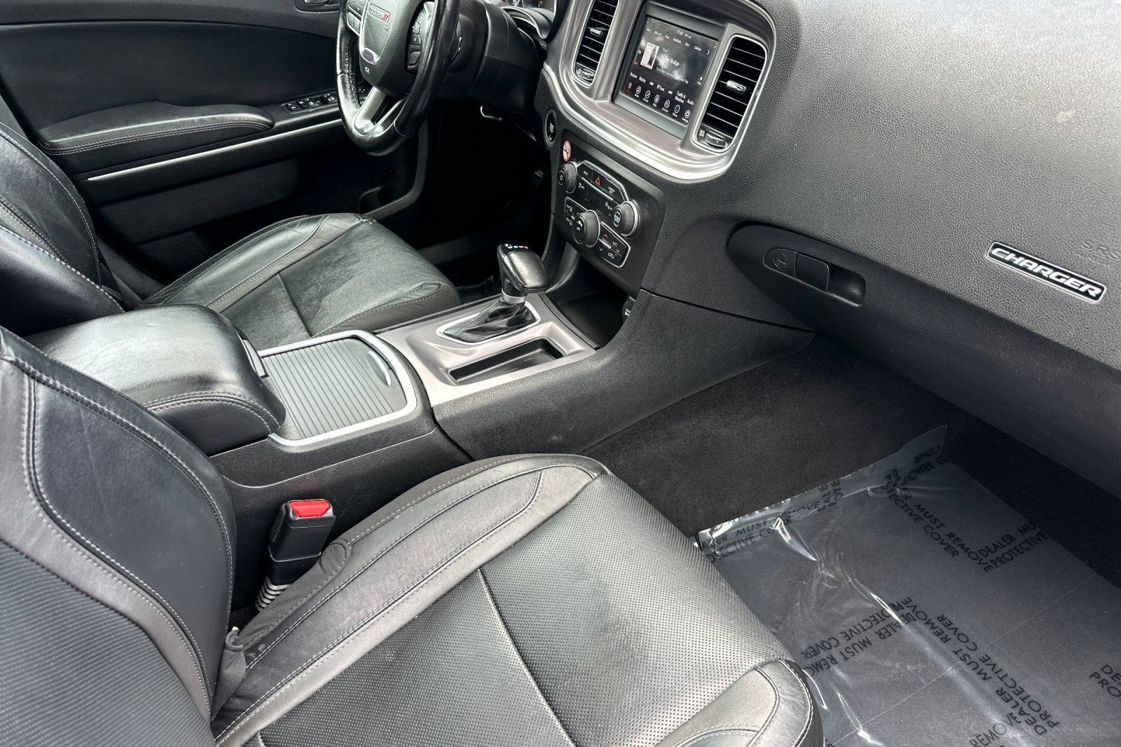 Used 2022 Dodge Charger SXT w/ Leather Interior Group RWD image 16