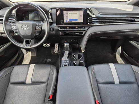 Used 2025 Toyota Camry SE FWD image 12