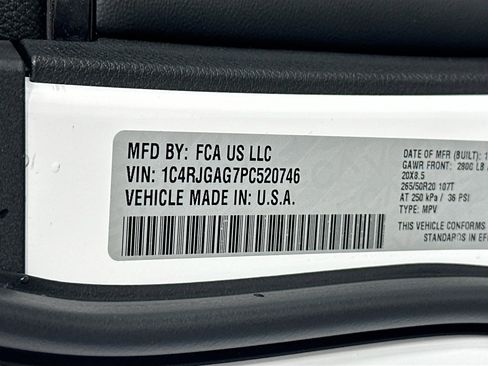 Used 2023 Jeep Grand Cherokee Altitude image 31