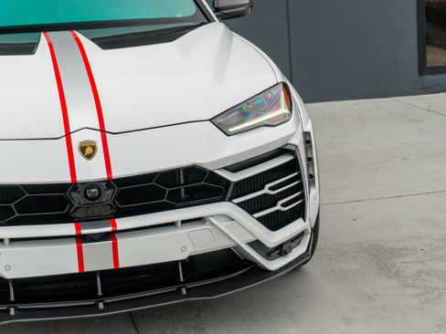 Used 2021 Lamborghini Urus AWD/4WD image 26