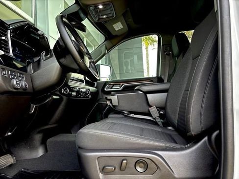 Used 2025 Chevrolet Silverado 2500 LT w/ Convenience Package image 31