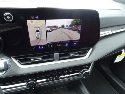 New 2026 Chevrolet Equinox LT w/ Safety and Technology Package AWD/4WD image 9