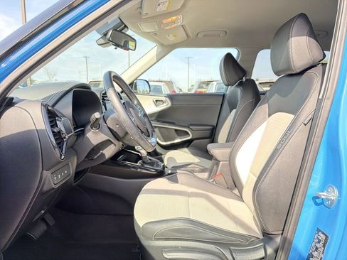 Used 2024 Kia Soul GT-Line image 11