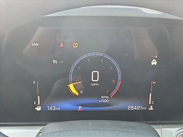 Used 2025 Chevrolet Trax LT FWD image 11