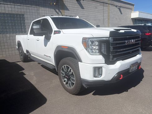 Used 2022 GMC Sierra 3500 AT4 w/ AT4 Preferred Package AWD/4WD image 4