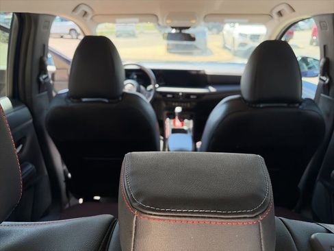 Used 2025 Nissan Kicks SR AWD/4WD image 14