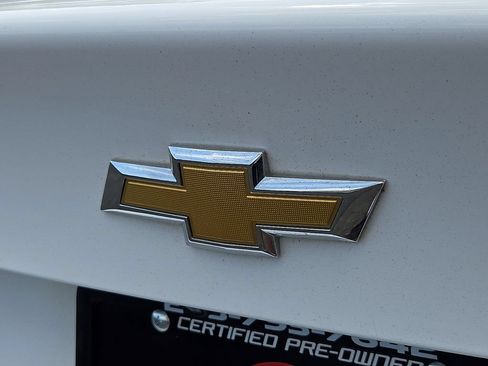 Used 2021 Chevrolet Malibu LS FWD image 30