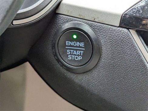 Used 2021 Ford Escape SE image 20