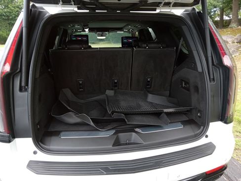 Used 2023 Cadillac Escalade Sport Platinum AWD/4WD image 26