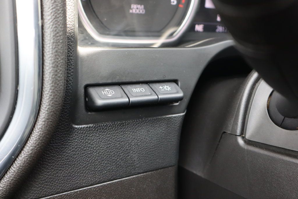Used 2022 Chevrolet Silverado 3500 High Country AWD/4WD image 17
