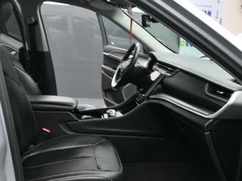Used 2022 Jeep Grand Cherokee L Limited AWD/4WD image 17