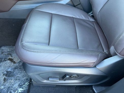 Used 2025 Ford Explorer Platinum w/ LUX Leather Package AWD/4WD image 3