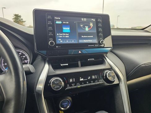 Used 2022 Toyota Venza LE image 31