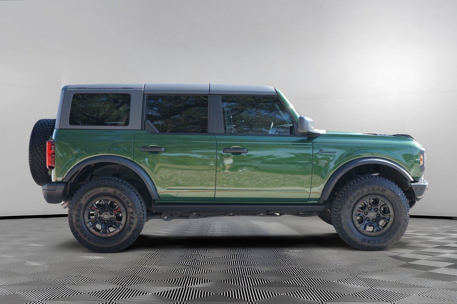 Certified 2024 Ford Bronco Black Diamond w/ Sasquatch Package AWD/4WD image 4