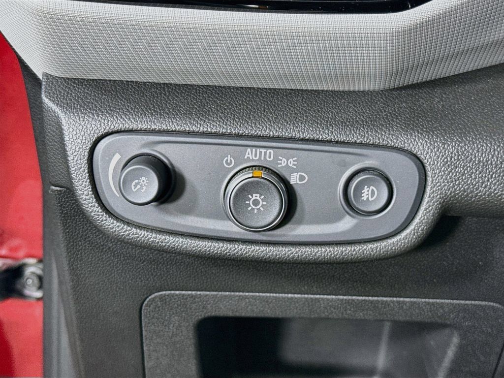 Used 2022 Chevrolet TrailBlazer LT FWD image 17