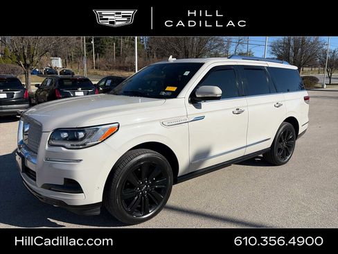 Used 2023 Lincoln Navigator Reserve image 1