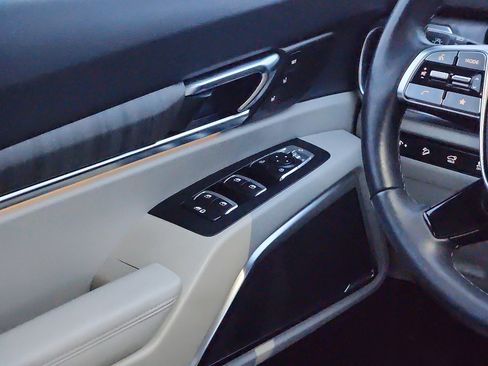 Used 2024 Kia Telluride SX image 12