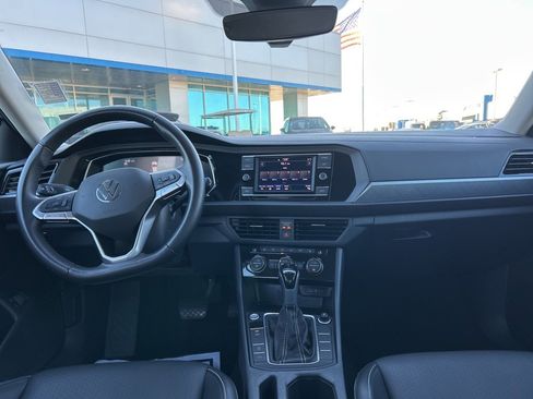 Used 2024 Volkswagen Jetta SE image 11