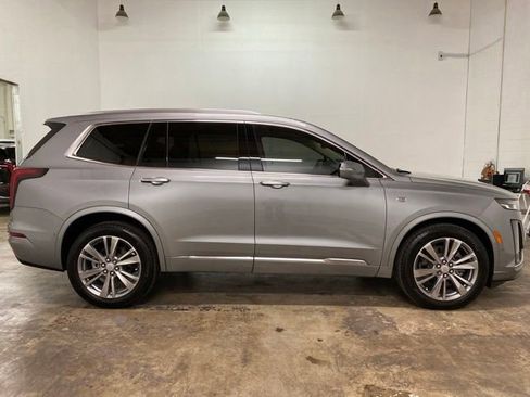 Used 2025 Cadillac XT6 Premium Luxury w/ Technology Package FWD image 6