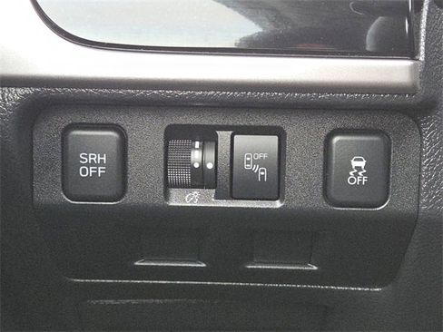 Used 2018 Subaru Forester 2.5i Premium w/ Popular Package #3B image 10