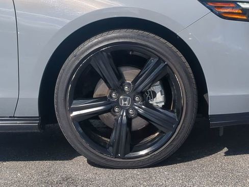 Used 2024 Honda Accord Sport image 11