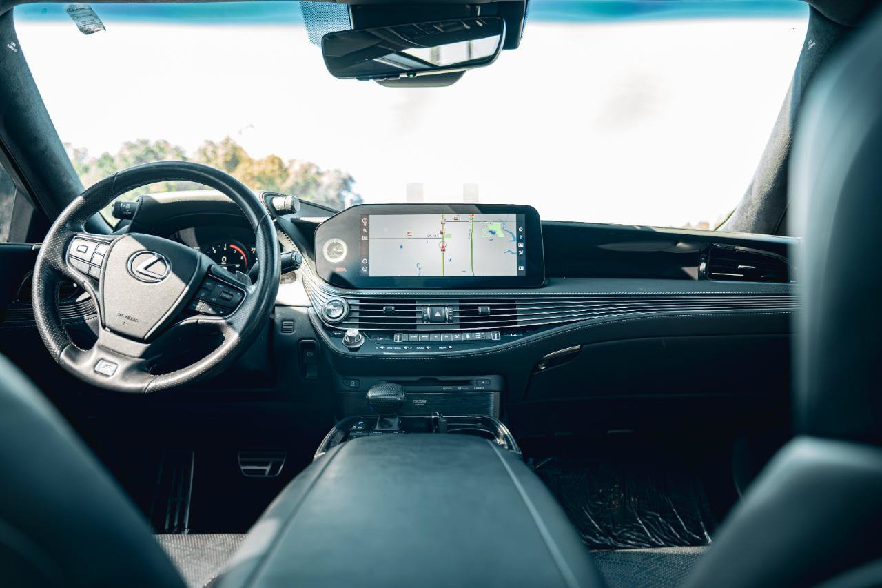 Used 2021 Lexus LS 500 F Sport w/ Accessory Package (Z2) RWD image 21