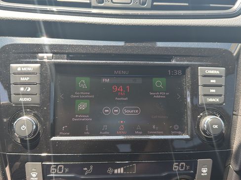 Used 2019 Nissan Rogue SV w/ Premium Package FWD image 39