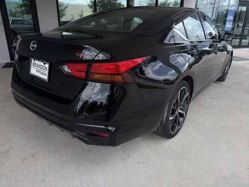 Used 2024 Nissan Altima 2.5 SR FWD image 13