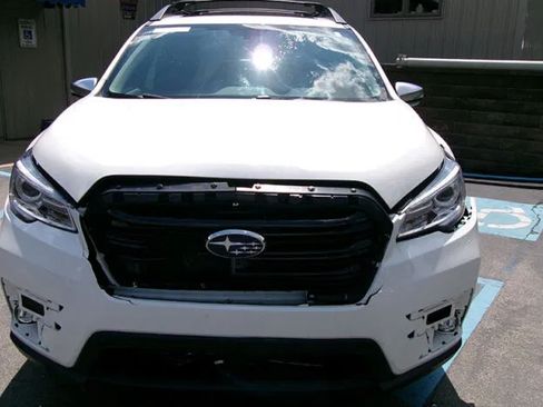 Used 2019 Subaru Ascent Touring w/ Popular Package #3 AWD/4WD image 4